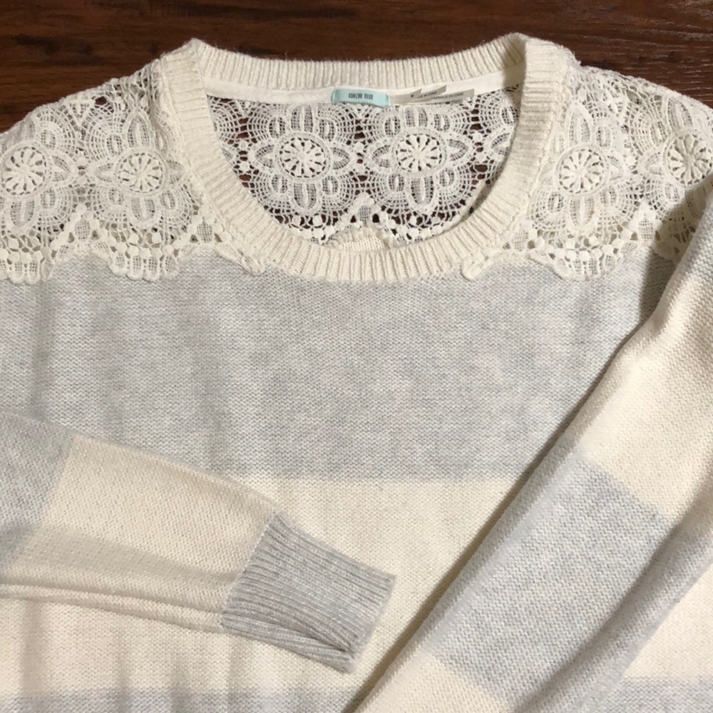 Gray and white striped sweater - Picture 2 of 5